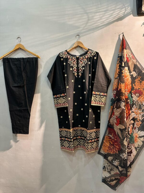 BLACK SPECIAL BEAUTIFULL JORA