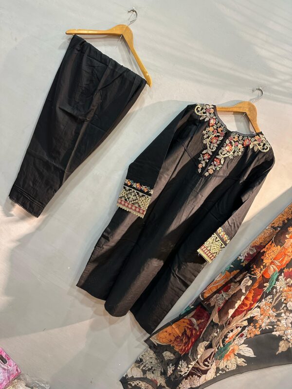 BLACK SPECIAL BEAUTIFULL JORA - Image 2