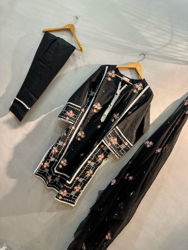 NEW BLACK | 3 PIECE OUTFIT | SOFT BRANDED LAWN STUFF | - Image 4