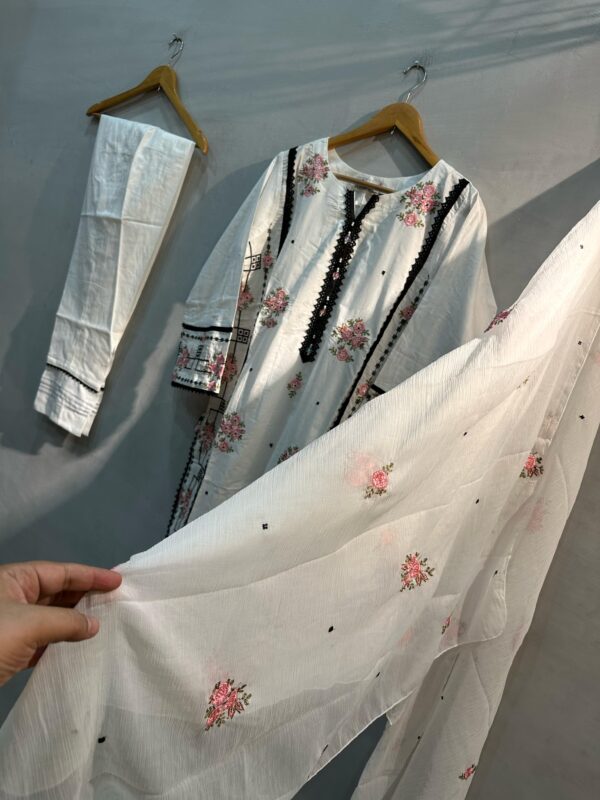 NEW WHITE | 3 PIECE OUTFIT | SOFT BRANDED LAWN STUFF | - Image 5