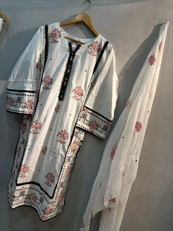 NEW WHITE | 3 PIECE OUTFIT | SOFT BRANDED LAWN STUFF | - Image 4