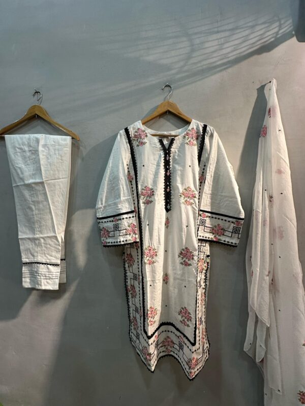 NEW WHITE | 3 PIECE OUTFIT | SOFT BRANDED LAWN STUFF |