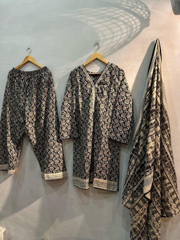 BLACK FARSHI | 3 PIECE | LAWN STUFF |