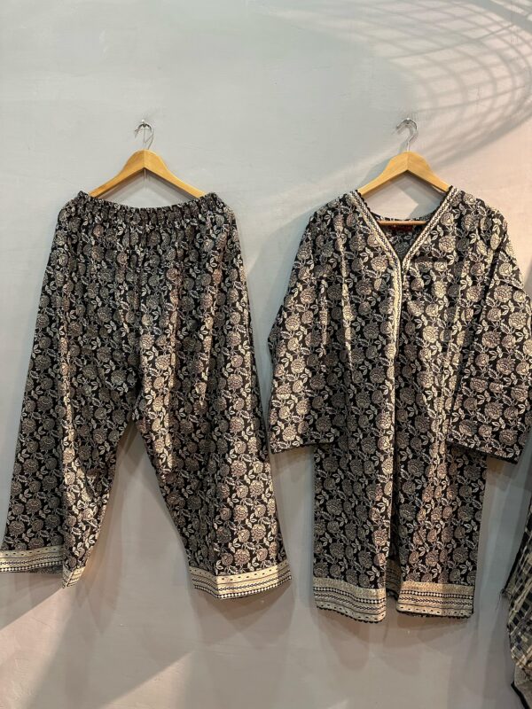 BLACK FARSHI | 3 PIECE | LAWN STUFF | - Image 4